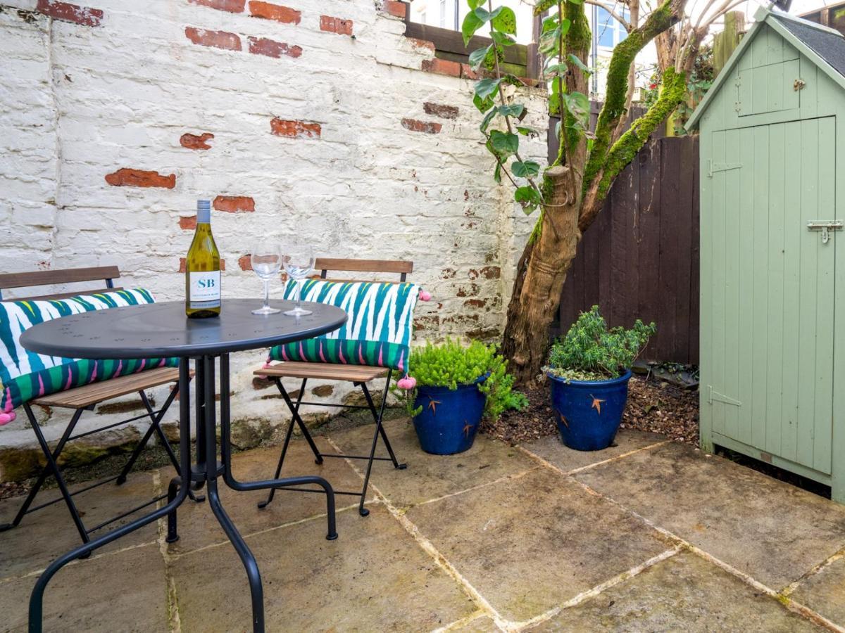 Quarry Cottage Courtyard Garden Pass The Keys Cirencester Buitenkant foto