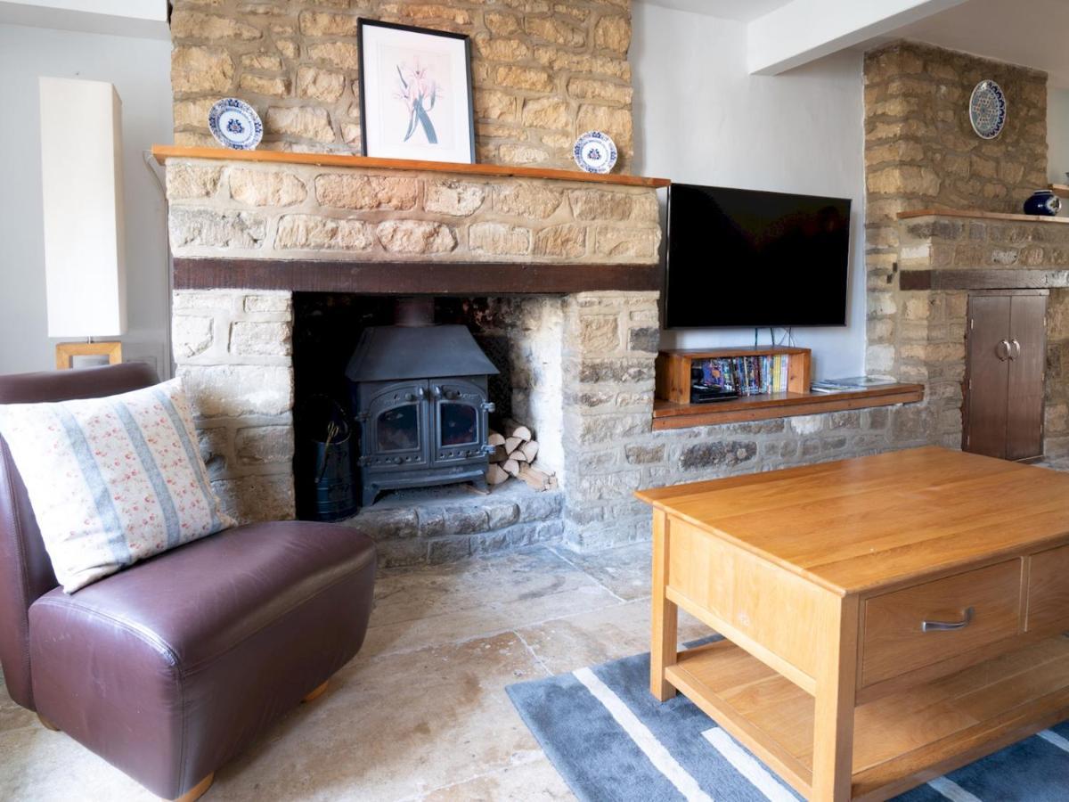 Quarry Cottage Courtyard Garden Pass The Keys Cirencester Buitenkant foto